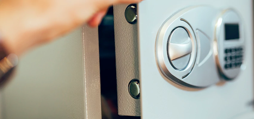 Fingerprint Safe Openers in Midway City, CA
